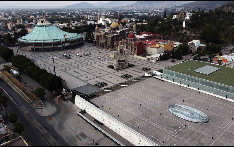 En redes sociales, el Presidente mostró un par de imágenes de La Villa vacía y aseguró que entre todos los símbolos, los mexicanos sitúan en primer lugar la veneración a la Virgen de Guadalupe. SUN / D. Prado