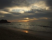 ATARDECER DE ENSUEÑO. El abrazo entre el cielo y el mar, un espectáculo que vale la pena disfrutar cada tarde en San Pancho. EL INFORMADOR • F. González