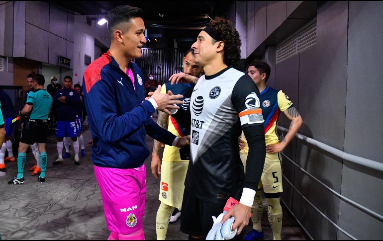 Ochoa probó las mieles de jugar en Europa antes que Raúl Gudiño. Imago7