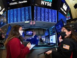 Por sectores, sólo los de bienes de consumo no esenciales y el tecnológico acabaron en terreno positivo este lunes. AP/N. Pereira