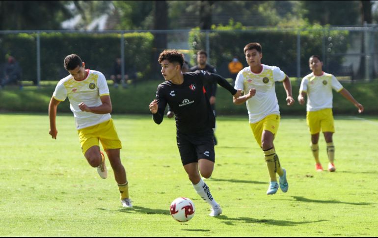 Los anotadores del cotejo por Atlas fueron el delantero Javier Correa en dos ocasiones, el refuerzo Pablo González, Jeremy Márquez (foto), Armando Escobar y Jairo Mungaray. ESPECIAL / Atlas FC