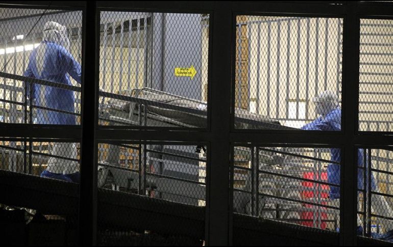 Claudia Sheinbaum detalla que, al final, se sumarán cerca de siete mil camas a la reconversión. EFE/L. Torres