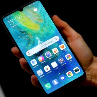 Huawei lanza su buscador a todos los móviles; competirá con Google