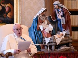 Al Papa se le vio ayer en la audiencia general desde la biblioteca apostólica, en el Vaticano. EFE/Vatican Media