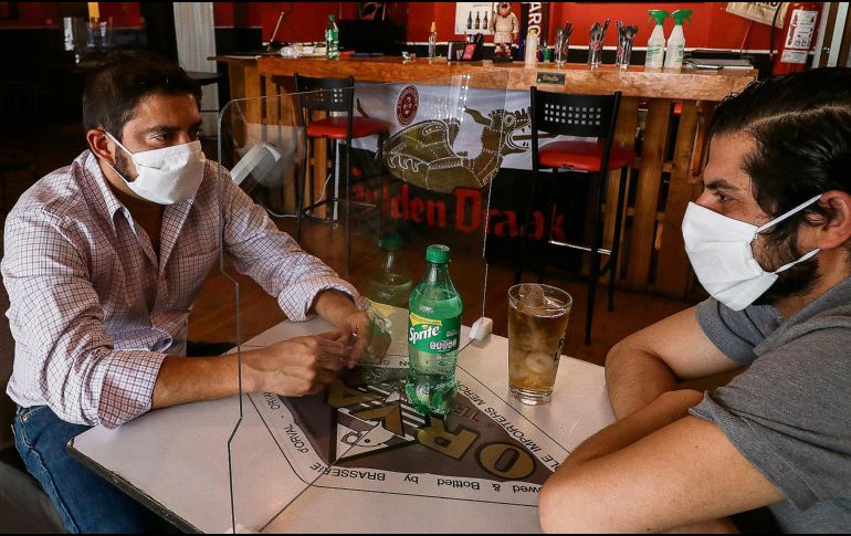 Un nuevo cierre o la aplicación de medidas más restrictivas imposibilitaría el pago de nóminas, provocaría pérdida de empleos y ocasionaría repercusiones en otros sectores. EFE