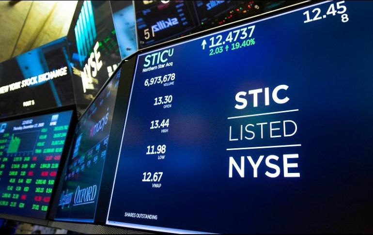 El parqué neoyorquino abrió oscilando entre las pérdidas y las ganancias, hasta que poco a poco se impusieron los números rojos que dominaron toda la jornada. AP/C. Ziemer