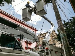 AFECTACIÓN. Tan sólo entre abril y octubre,  más de 285 mil  jaliscienses pagaron  la  reconexión porque les cortaron la luz,  a pesar de la crisis económica.