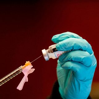 Coronavirus: La OMS advierte que "las vacunas no son excusa para relajarse"