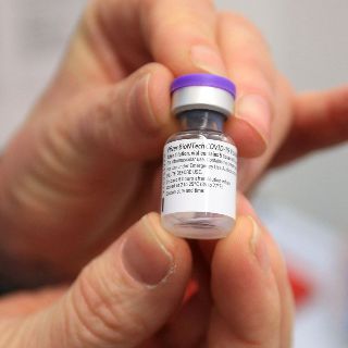 Llega vacuna a México; mañana inicia aplicación