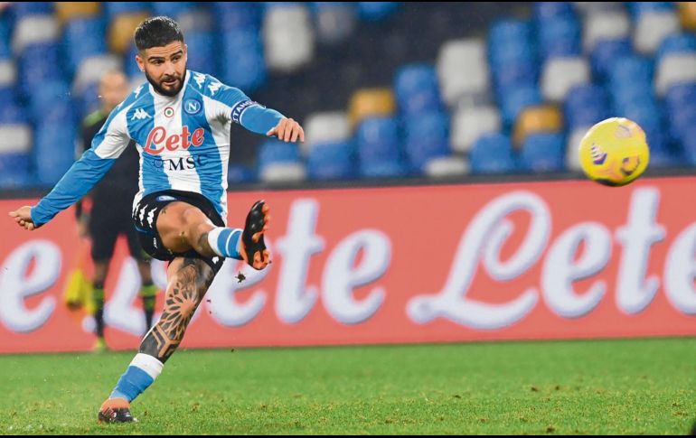 Insigne salvó a los napolitanos con un potente disparo de pierna derecha. TWITTER/@sccnapoli