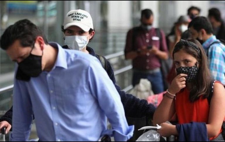 Decenas de países cancelaron los vuelos provenientes de Reino Unido. REUTERS