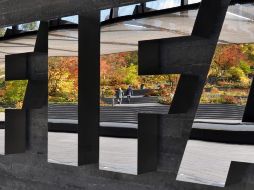 La Federación explica que la situación mundial no se ha normalizado lo suficiente como para poder solventar los retos que plantea la organización de ambos torneos. TWITTER / @fifamedia