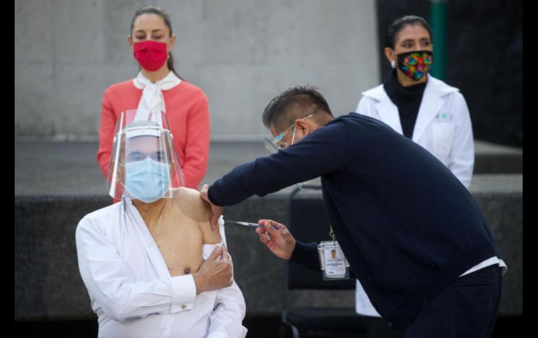 El inicio de esta primera etapa fue encabezado por el subsecretario de Salud Hugo López-Gatell y la jefa de Gobierno de la Ciudad de México, Claudia Scheinbaum; y fue transmitido en vivo durante la conferencia matutina de AMLO.  SUN