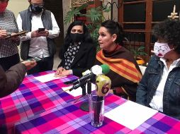 Al centro la regidora Lilia Verónica Lomelí  Rodríguez, en la presentación de la Red de Defensa contra la Violencia Política de Morena. TWITTER/ @VEROLOMEL