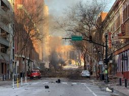 La explosión tuvo lugar a las 06:30 de la mañana de Navidad, causando grandes daños en las fachadas de los edificios circundantes. AFP / ESPECIAL