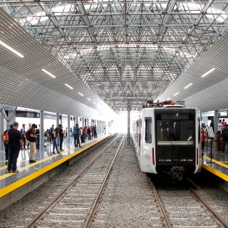 Estos son los horarios del Tren Ligero y Macrobús para Navidad y Año Nuevo