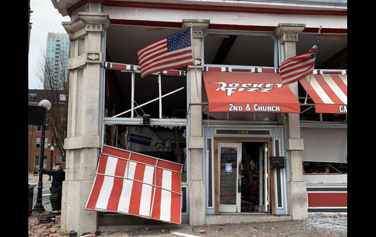 La explosión tuvo lugar a las 06:30 de la mañana de Navidad, causando grandes daños en las fachadas de los edificios circundantes. AFP / ESPECIAL