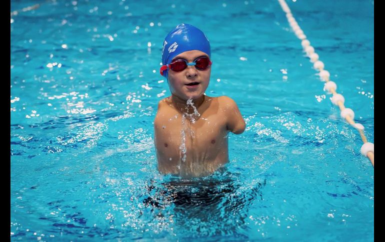 A pesar de no contar con apoyo público, Ismail tiene un futuro brillante en el mundo de la piscina. EFE/V. Hasanbegovic