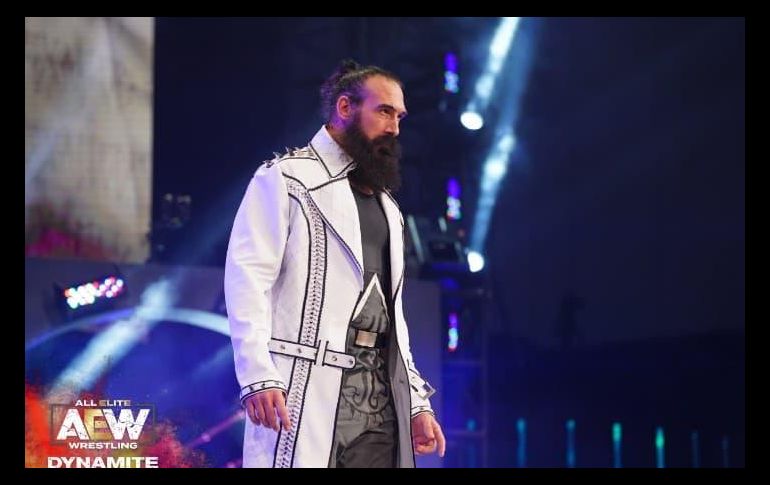 Huber fue mundialmente conocido en el mundo del deporte espectáculo por formar parte por varios años de WWE bajo el nombre de 