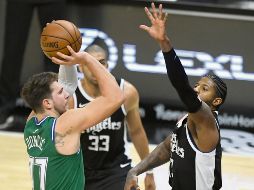 Luka Doncic. La quinteta de Dallas avasalló a los angelinos. AFP