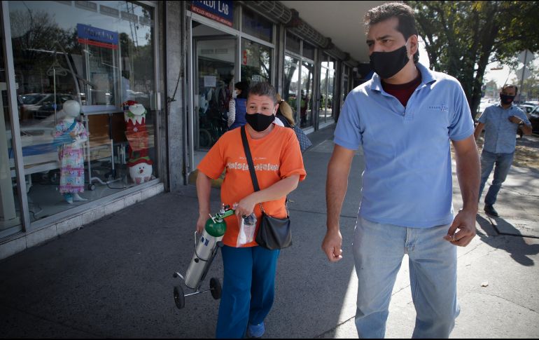 Por la pandemia y los problemas respiratorios de las personas los tanques de oxígeno se están vendiendo muchísimo. EL INFORMADOR / F. Atilano