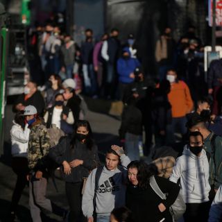 ZMG: Abarrotan transporte público en horas pico