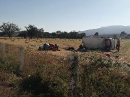 La camioneta se proyectó al interior de un barbecho a unos 30 metros de la vía. Cortesía