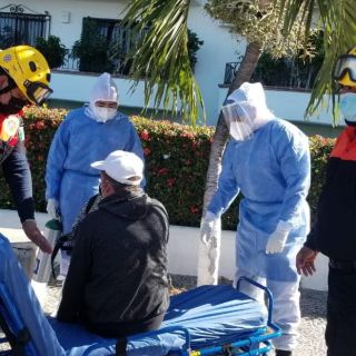 Coronavirus: Auxilian a turista con síntomas de COVID-19 que paseaba en Puerto Vallarta