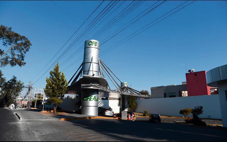 FALLAS. La CFE atribuyó la desconexión masiva de energía a errores en sus centrales de generación. SUN