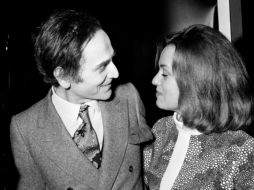 Pierre Cardin (izq.) y la actriz, guionista y directora Jeanne Moreau (der.). AFP / ARCHIVO