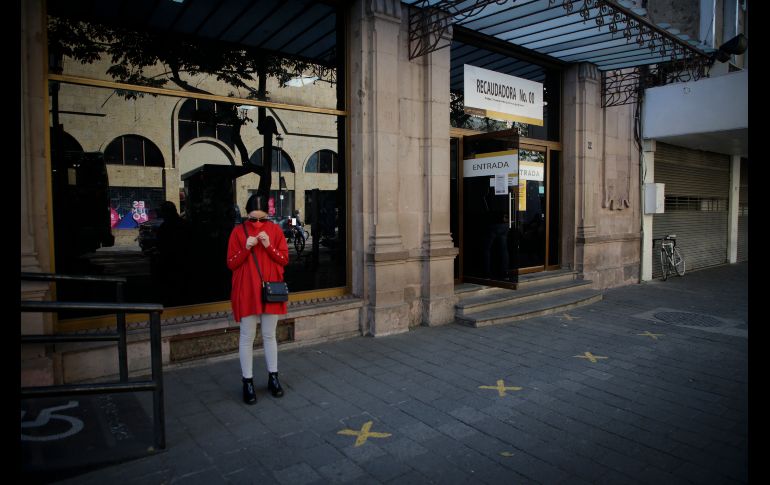 Pese ha ser último día de descuentos en materia vehicular, recaudadora luce semi vacía. EL INFORMADOR/ F. Atilano