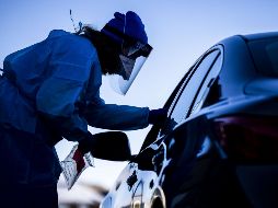 Estados Unidos es el país del mundo con más contagios y muertos debido a la pandemia, con 19.7 millones de casos y más de 342 mil fallecidos por COVID-19, y se encuentra en pleno auge de decesos y hospitalizaciones por la enfermedad. AFP / Getty Images / M. Ciaglo