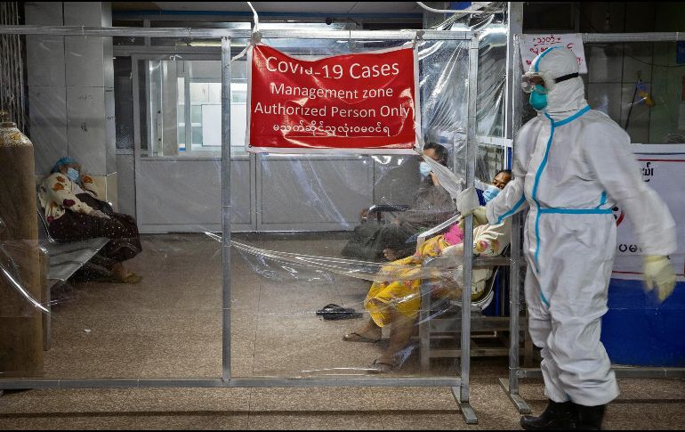 La pandemia se ha acelerado en todo el mundo con la temporada invernal. EFE