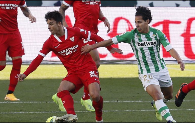 El joven mexicano Diego Láinez respondió a la perfección a su primera titularidad de esta Liga. EFE / J. Vidal