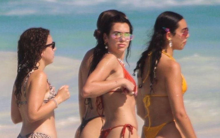 La visita de Dua Lipa a Tulum genera todo tipo de comentarios en redes sociales. TWITTER / @MTVLA