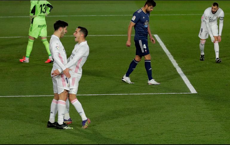 Marco Asensio y Lucas Vázquez festejan el triunfo en el Estadio Alfredo Di Stefano. AP/M. Fernández