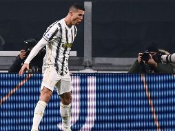 Los dos tantos de CR7, según algunas estadísticas, le hacen ser el máximo goleador de la historia del fútbol profesional en partido oficial, por delante de Pele (757). AFP / M. Bertorello