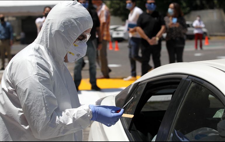 Los casos activos de COVID-19 en Jalisco se mantienen por arriba de los 2 mil. AFP/ARCHIVO