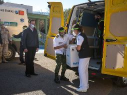 De cumplirse las previsiones, a finales de enero se habrá inmunizado a los 750 mil trabajadores de la salud que se ocupan de las labores de mayor riesgo. EFE/M. Sierra