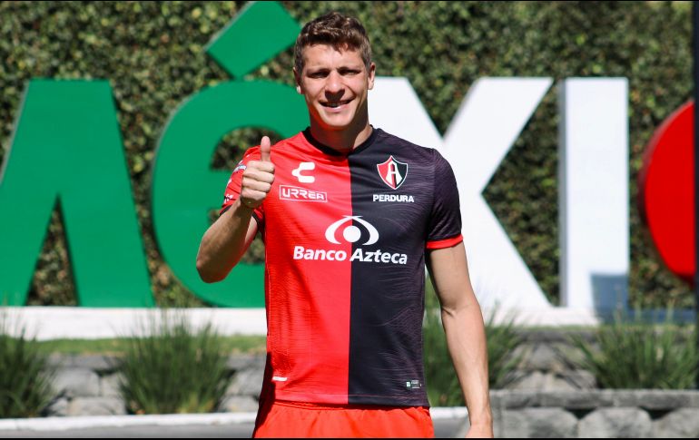 A cuatro días de arrancar el Torneo Guard1anes 2021, el delantero y contratación estrella del Atlas sufrió una fractura en el maléolo perineo del pie izquierdo. TWITTER/@atlasfc