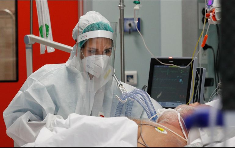 El IMSS brinda atención a pacientes con COVID-19 en 15 hospitales, de los cuales ocho se encuentran en la ZMG. EFE / ARCHIVO