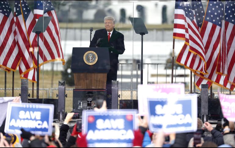 Donald Trump se dirigió a sus partidarios en las afueras de la Casa Blanca, en Washington, DC. EFE/S. Thew