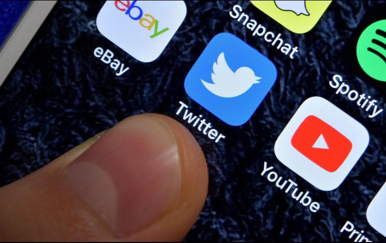 Los tuits etiquetados no podrán ser respondidos, retuiteados, ni obtener likes. EFE / ARCHIVO