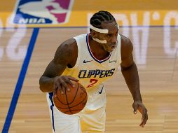 LÍDER. Kawhi Leonard terminó con 21 tantos. AP