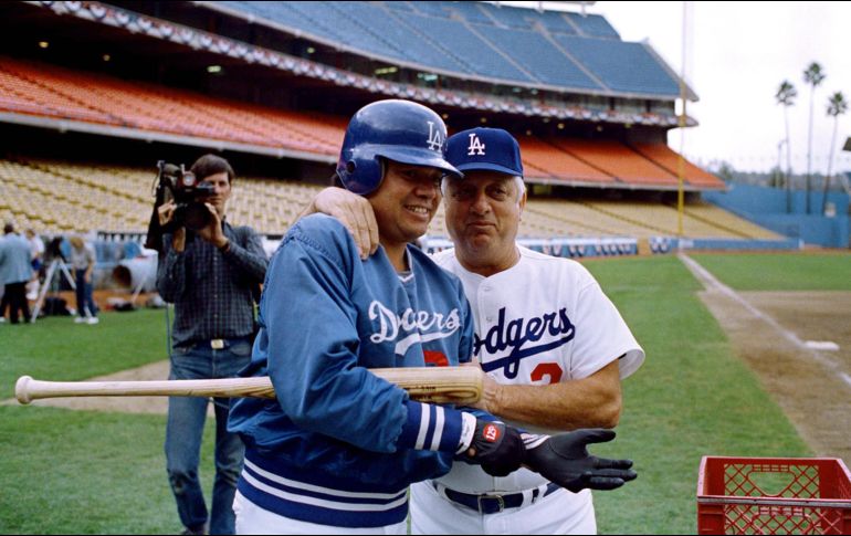 Fernando Valenzuela recibió la oportunidad de su vida cuando Tommy Lasorda le pidió abrir el juego inaugural de la temporada el 9 de abril de 1981, ante una inesperada lesión de Jerry Reuss. TWITTER / @MLB_Mexico