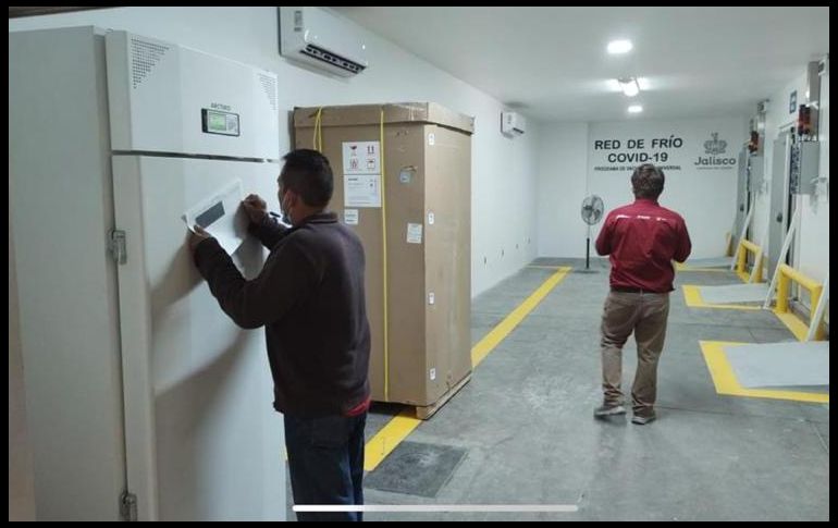 La capacidad del ultracongelador y el congelador es para almacenar hasta 110 mil frascos multidosis o más de 23 mil dosis individuales cada uno. ESPECIAL