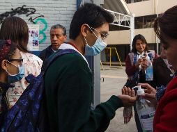 Además, se garantizará el acceso a agua y jabón; y el COVID-19 se considerará riesgo de trabajo para los docentes. NTX / ARCHIVO