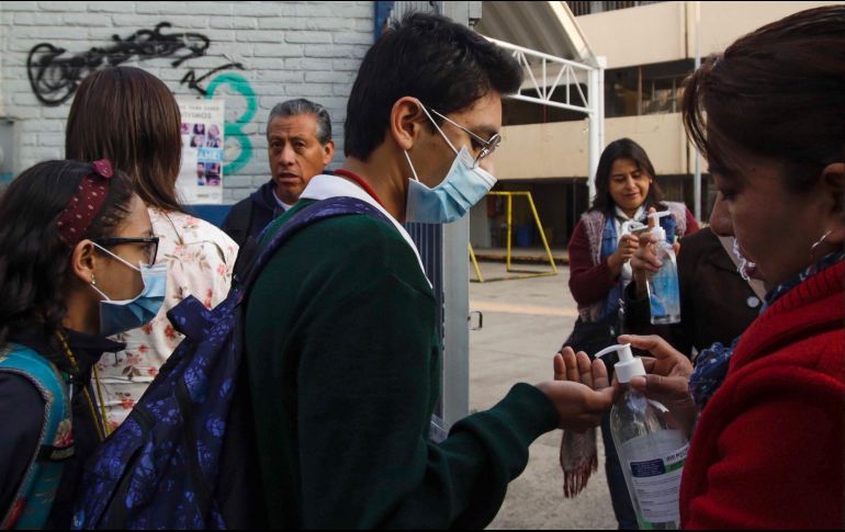 Además, se garantizará el acceso a agua y jabón; y el COVID-19 se considerará riesgo de trabajo para los docentes. NTX / ARCHIVO