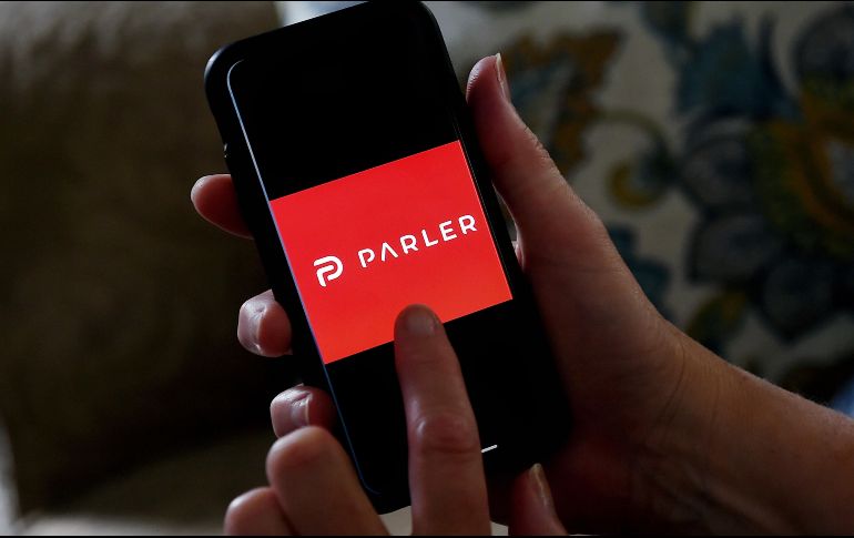 Amazon, Google y Apple acusan a Parler de no impedir que usuarios inciten a la violencia relacionada con Donald Trump. AFP / O. Douliery