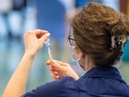 López-Gatell asegura que para el caso de que una persona presente alguna de estas reacciones, el Estado mexicano tiene la obligación de atenderlo. EFE / D. Lipinki